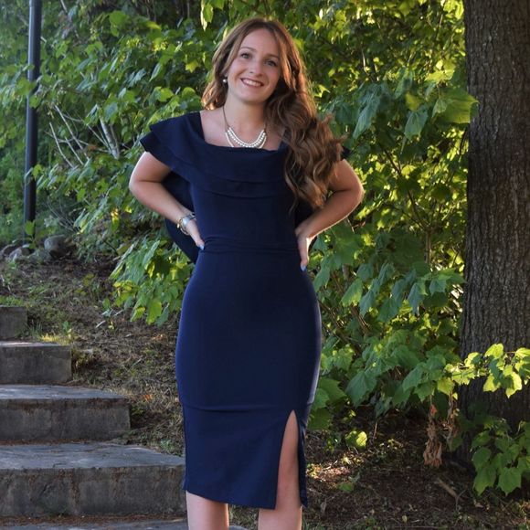 Meet your Posher, Justine - Picture 1 of 1